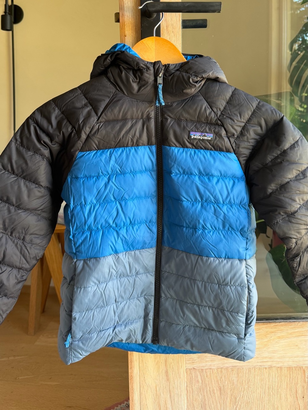 Patagonia Boys Black/Blue/Gray Colorblock Hooded Puffer